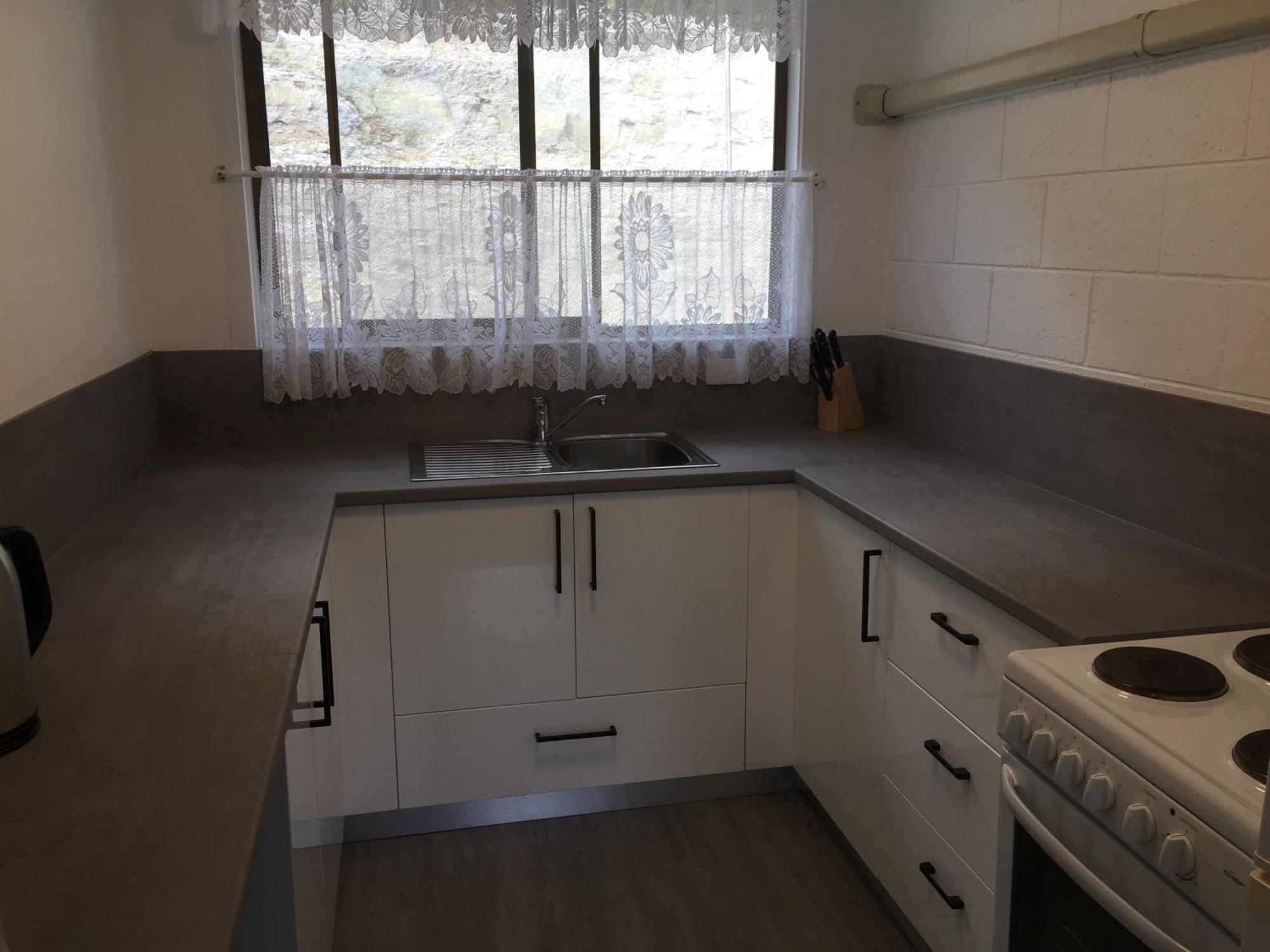 Regatta Point Tavern & Holiday Villas Strahan Bagian luar foto