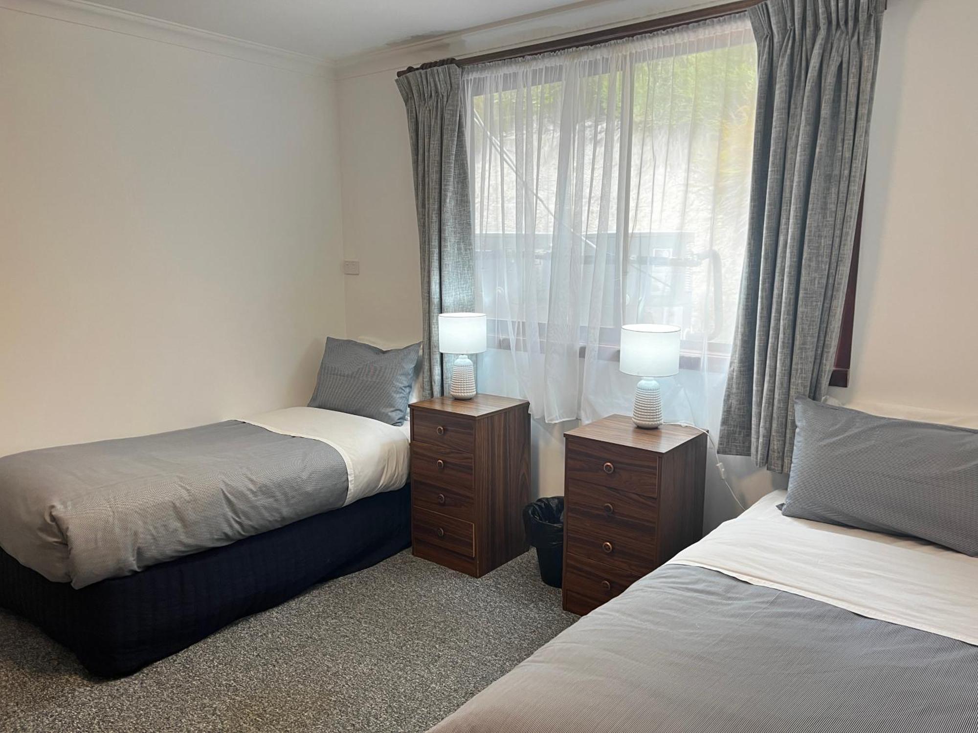 Regatta Point Tavern & Holiday Villas Strahan Bagian luar foto