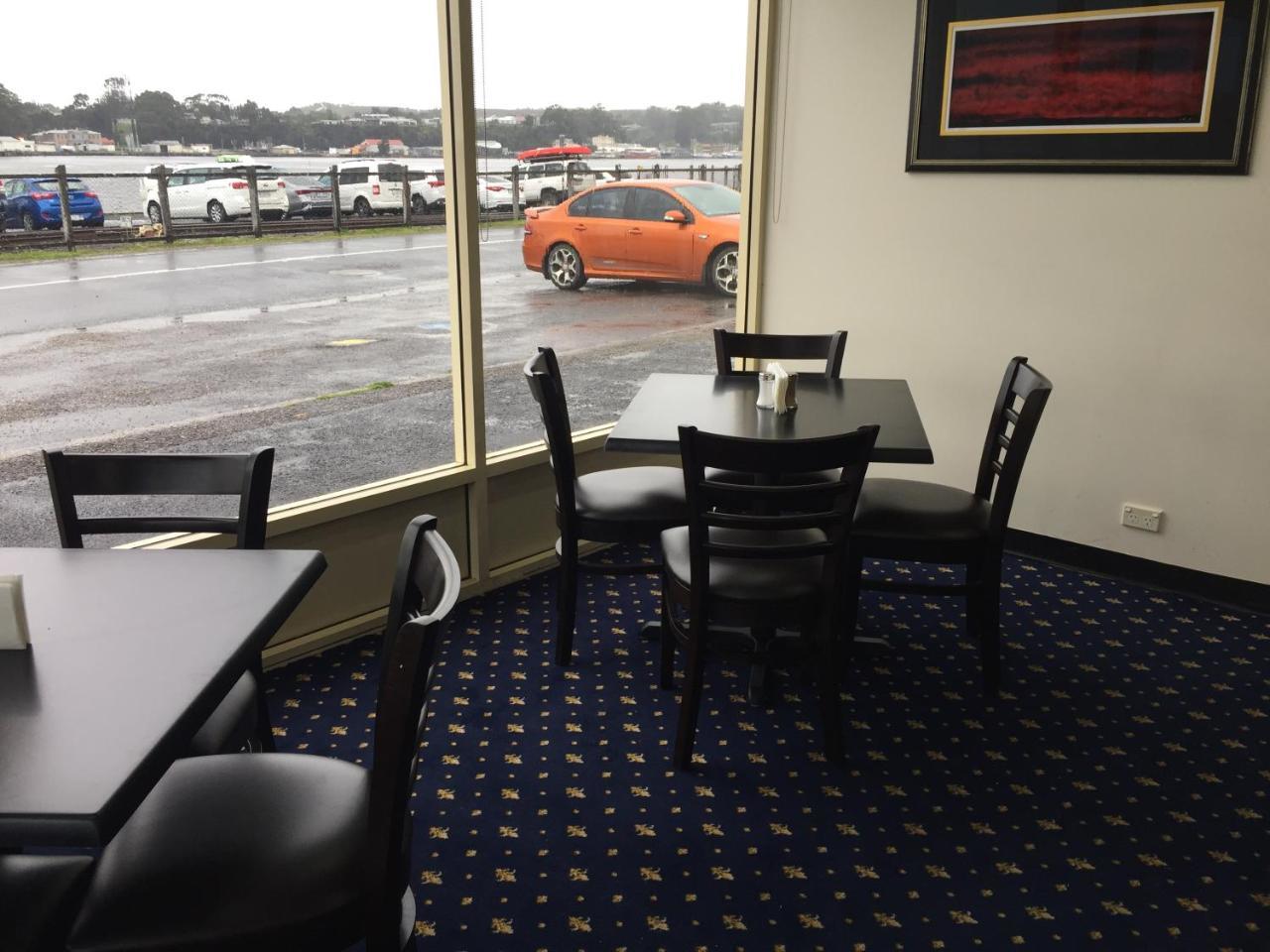 Regatta Point Tavern & Holiday Villas Strahan Bagian luar foto